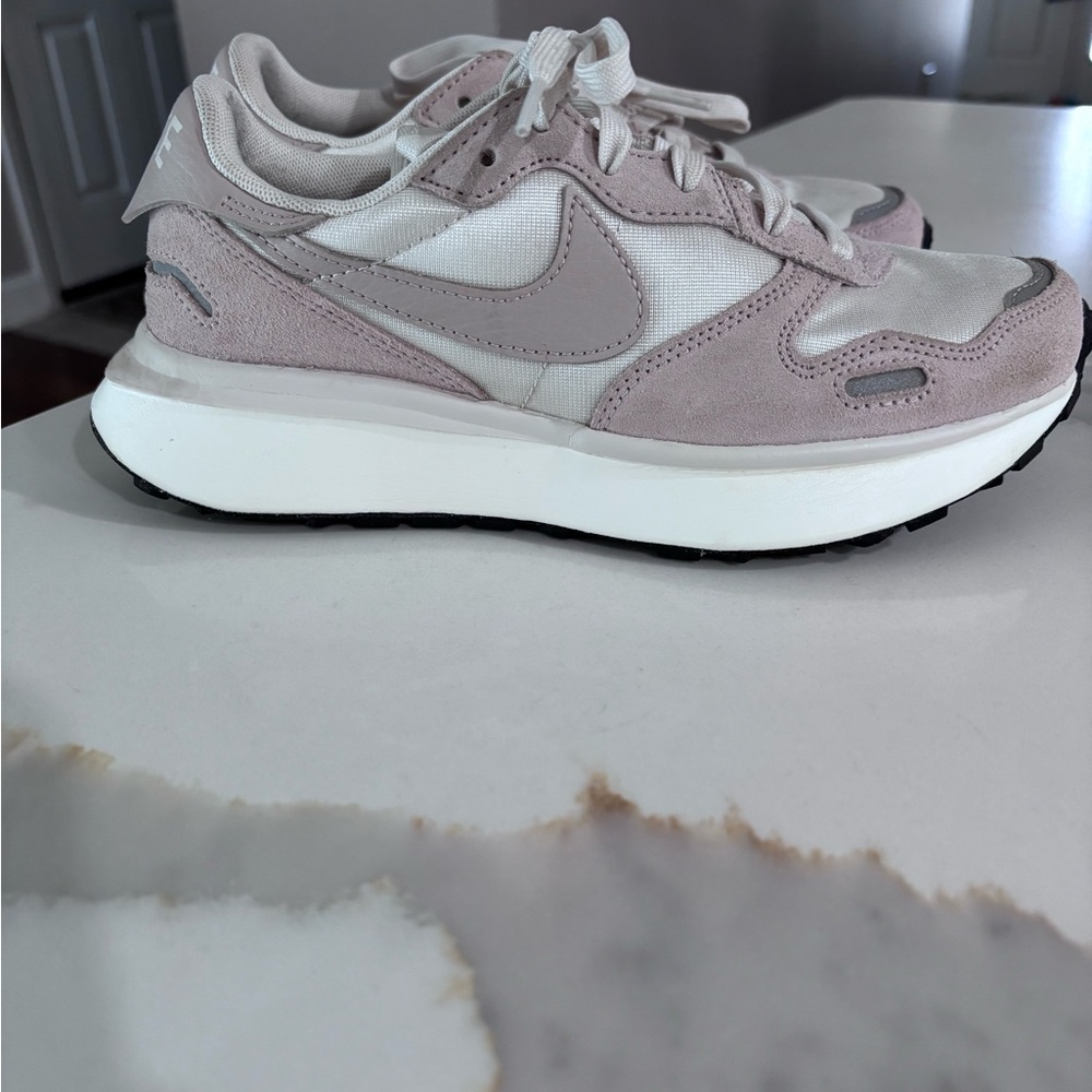 Nike Women's Light Pink and White Sneakers